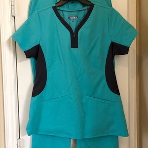 Turquoise with dark gray srub set Lg top Mef pants